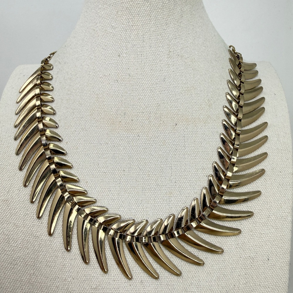 Chunky Leaf Pattern Necklace Articulated‎ Bold Statement Modern Glam Gold Tone